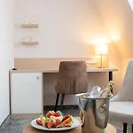 Hotel Kikelet Club