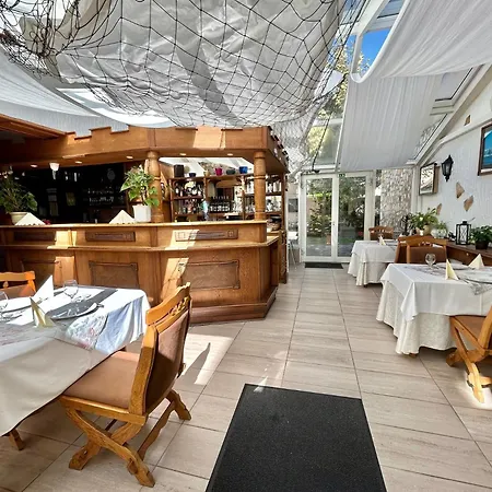 Kikelet Club Szálloda 3*