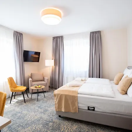 Hotel Kikelet Club