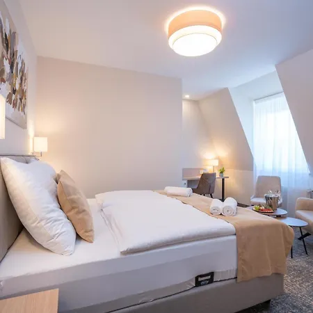 Kikelet Club Otel