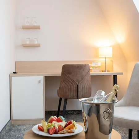 Hotel Kikelet Club