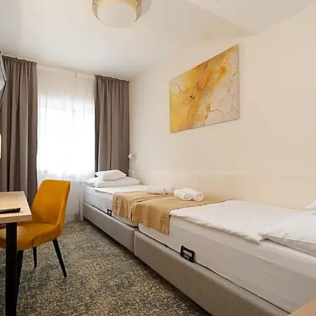 فندق Kikelet Club ميسكولك