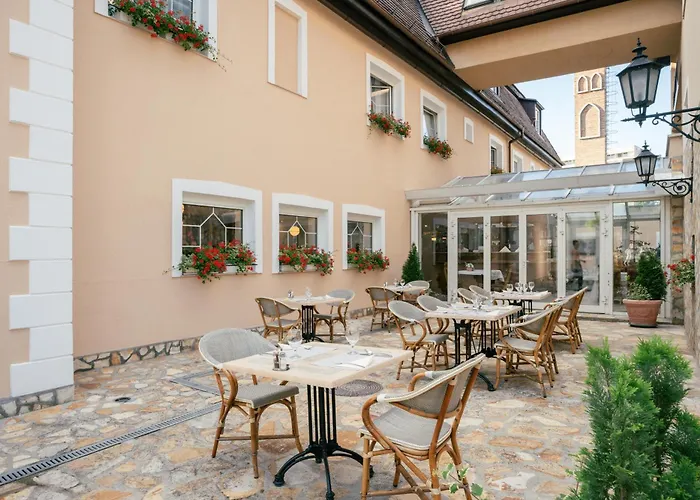 فندق Kikelet Club ميسكولك