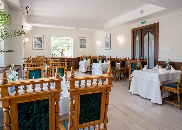 Kikelet Club ميسكولك