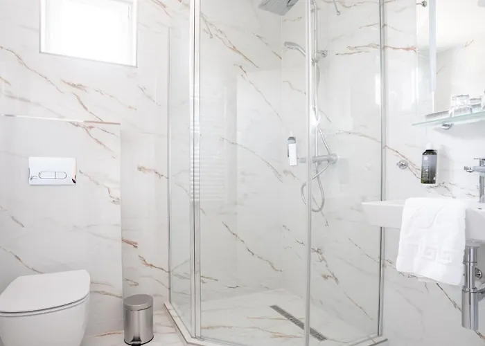 Kikelet Club ميسكولك